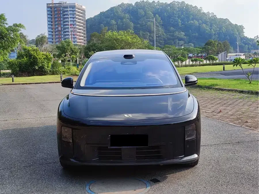 Li Ideal i8