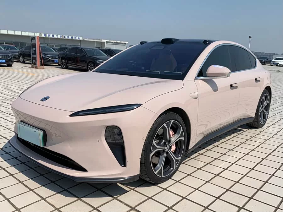NIO ET5
