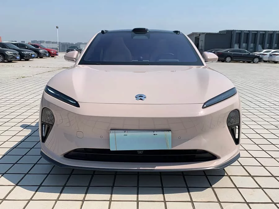 NIO ET5