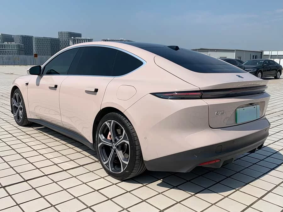 NIO ET5