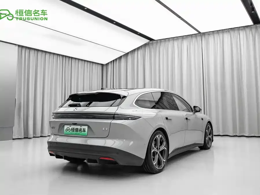 NIO ET5T