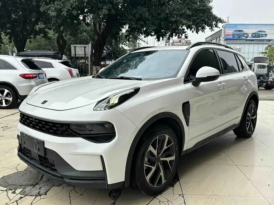 Lynk & Co 01 EM-P