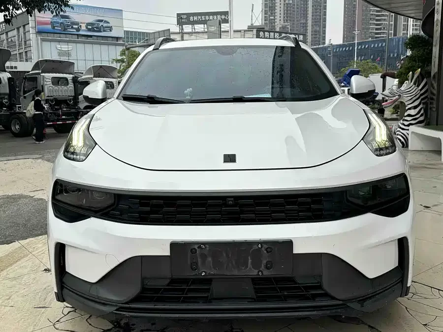 Lynk & Co 01 EM-P