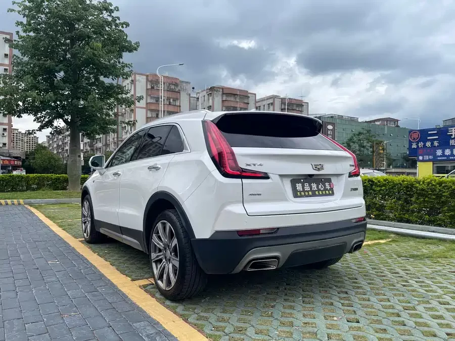 Cadillac XT4