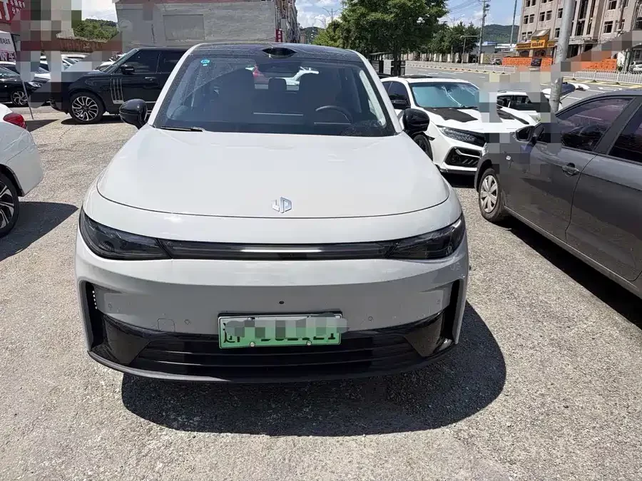 Leapmotor C10