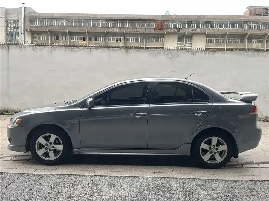 Mitsubishi Wing God