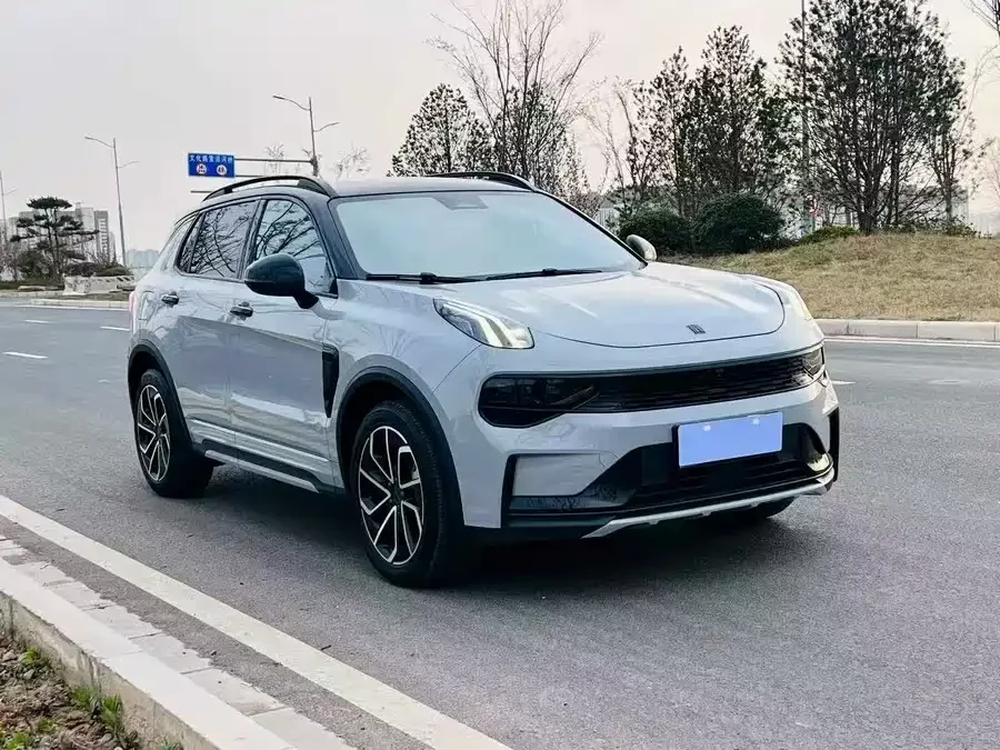Lynk & Co 01 EM-P