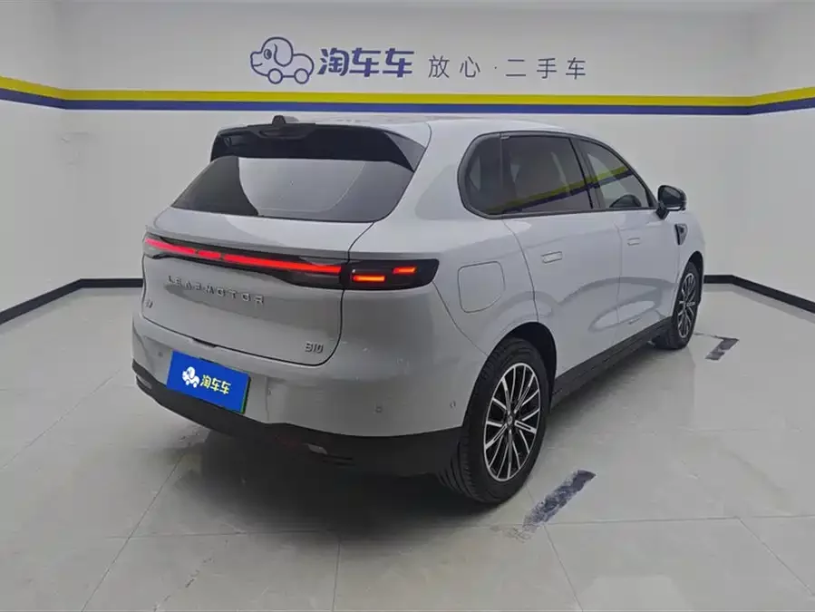Leapmotor B10