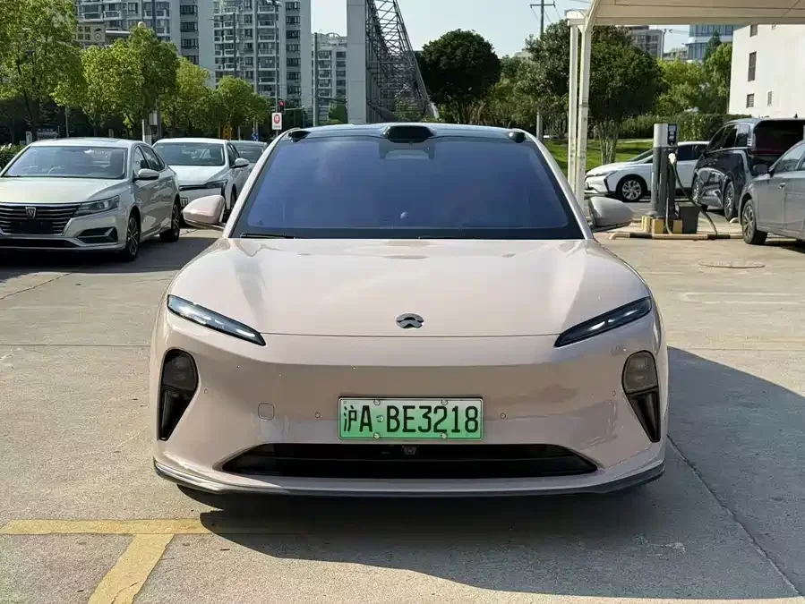 NIO ET5