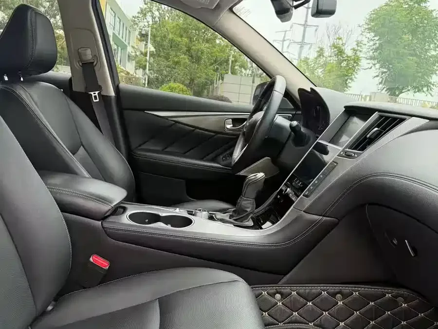 Infiniti Q50L