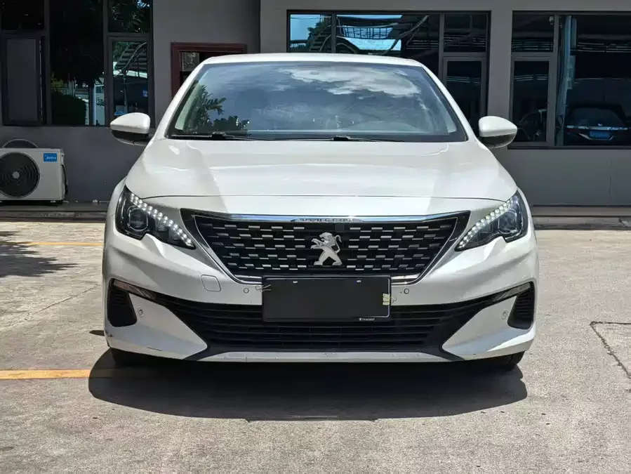 Peugeot 408