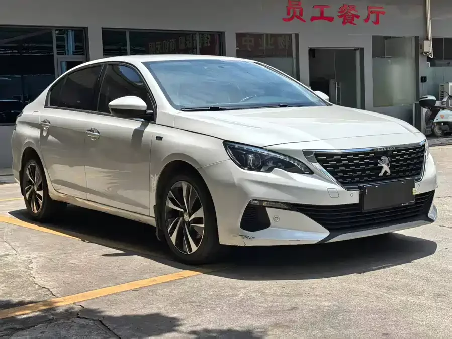 Peugeot 408