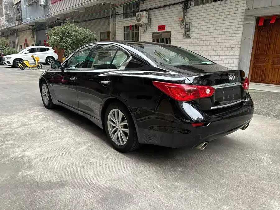 Infiniti Q50