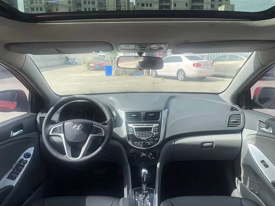 Hyundai Rena