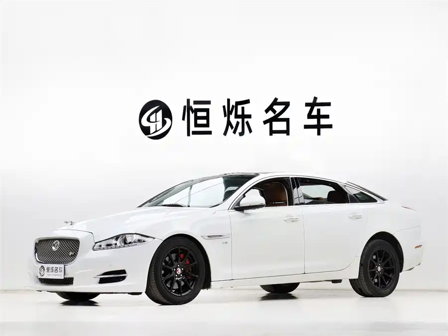 Jaguar XJ