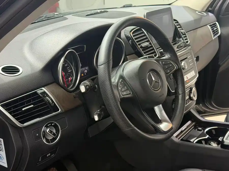 Mercedes Benz GLE (Imported)