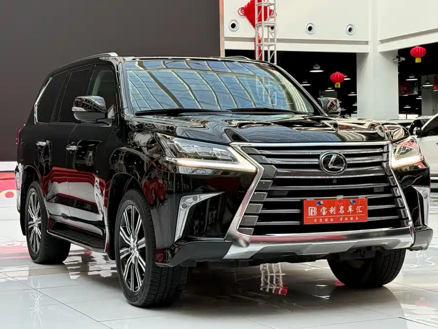 Lexus LX