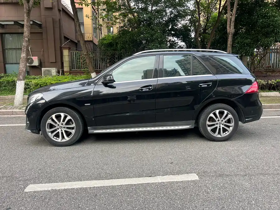 Mercedes Benz GLE (Imported)