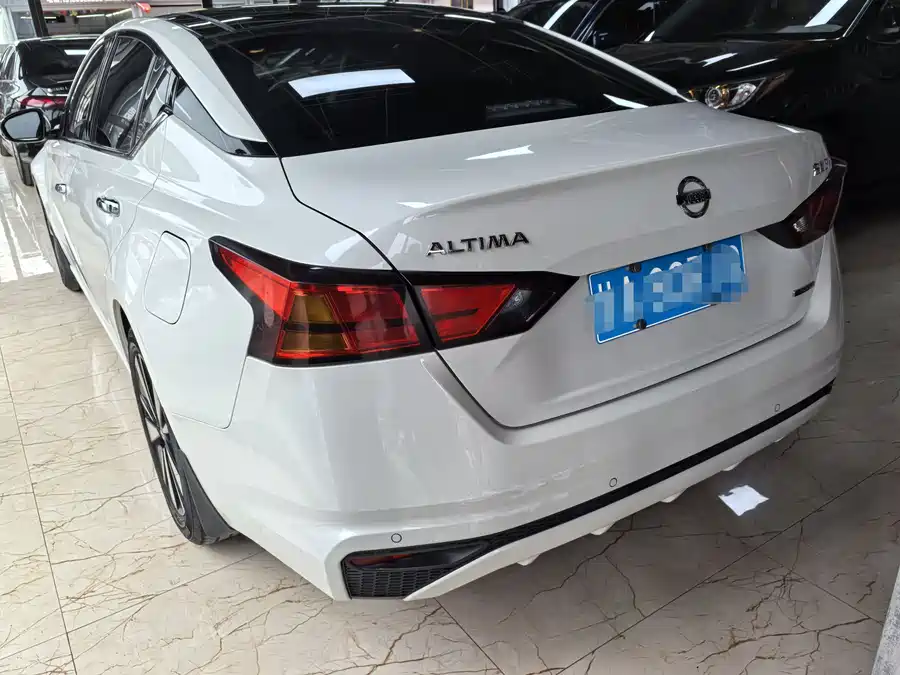 Nissan Teana