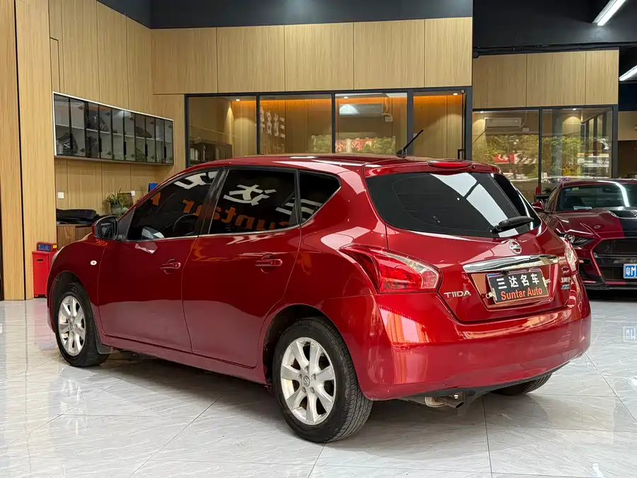 Nissan Tiida