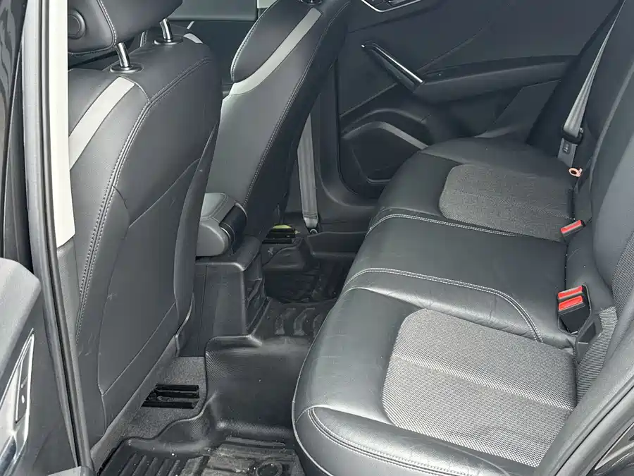 Audi Q2L