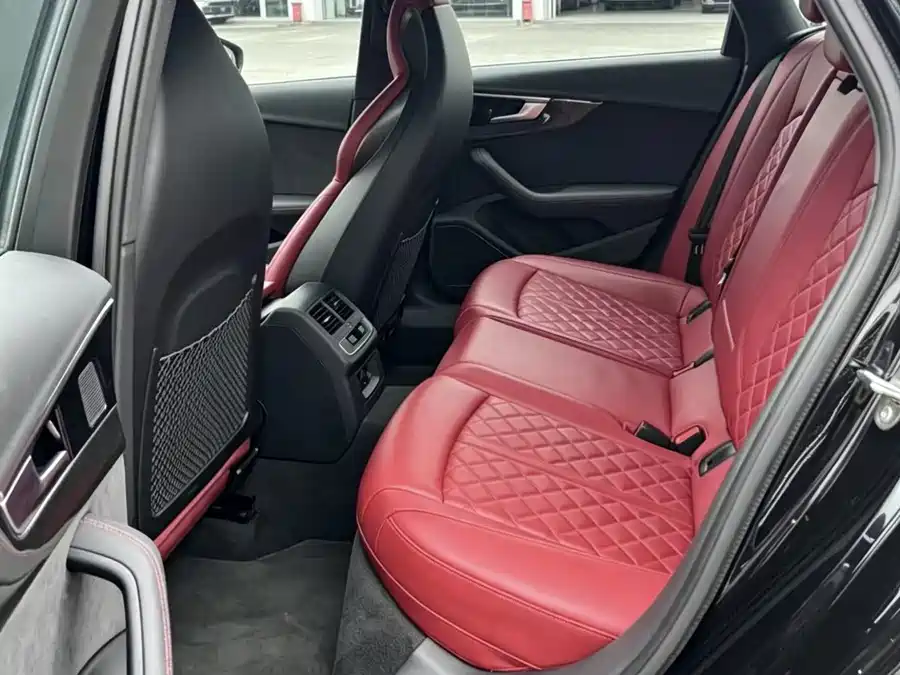 Audi S4