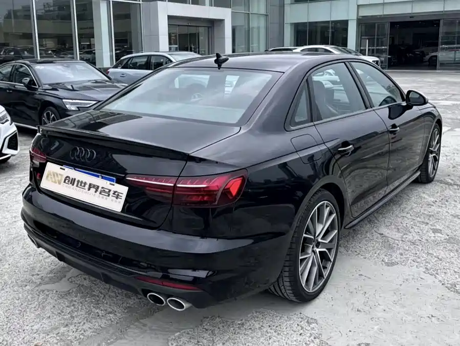 Audi S4