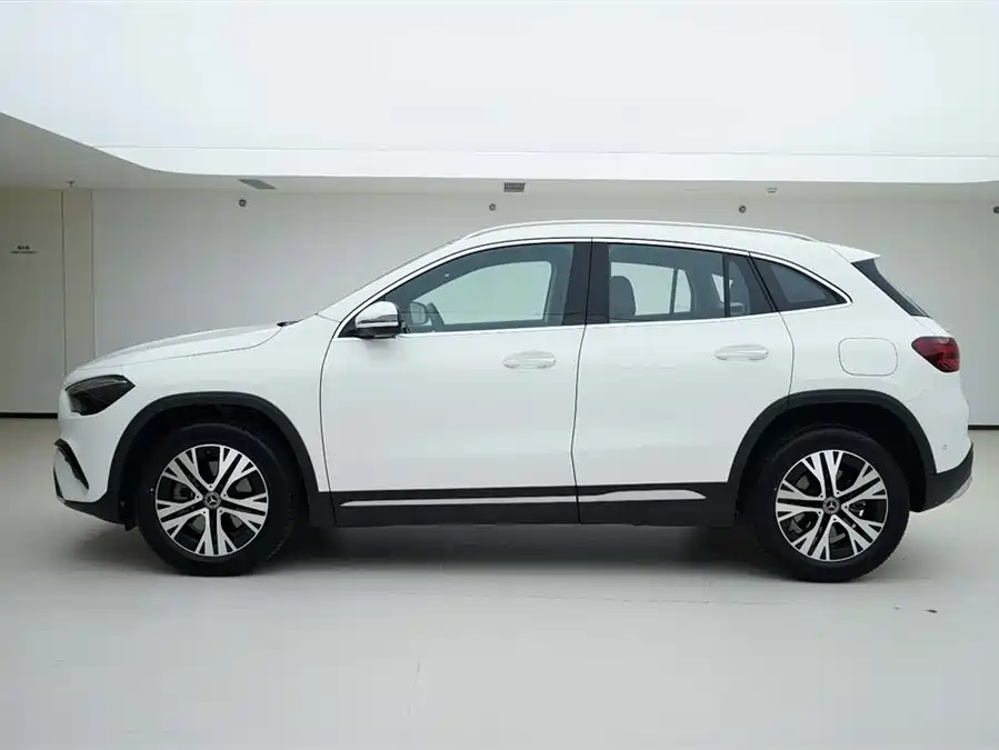 Mercedes Benz GLA