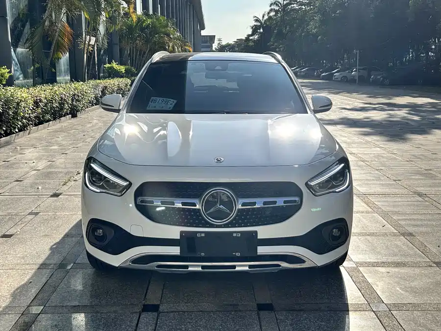 Mercedes Benz GLA