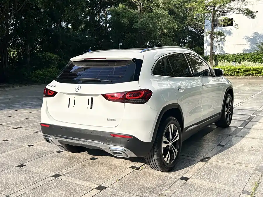 Mercedes Benz GLA