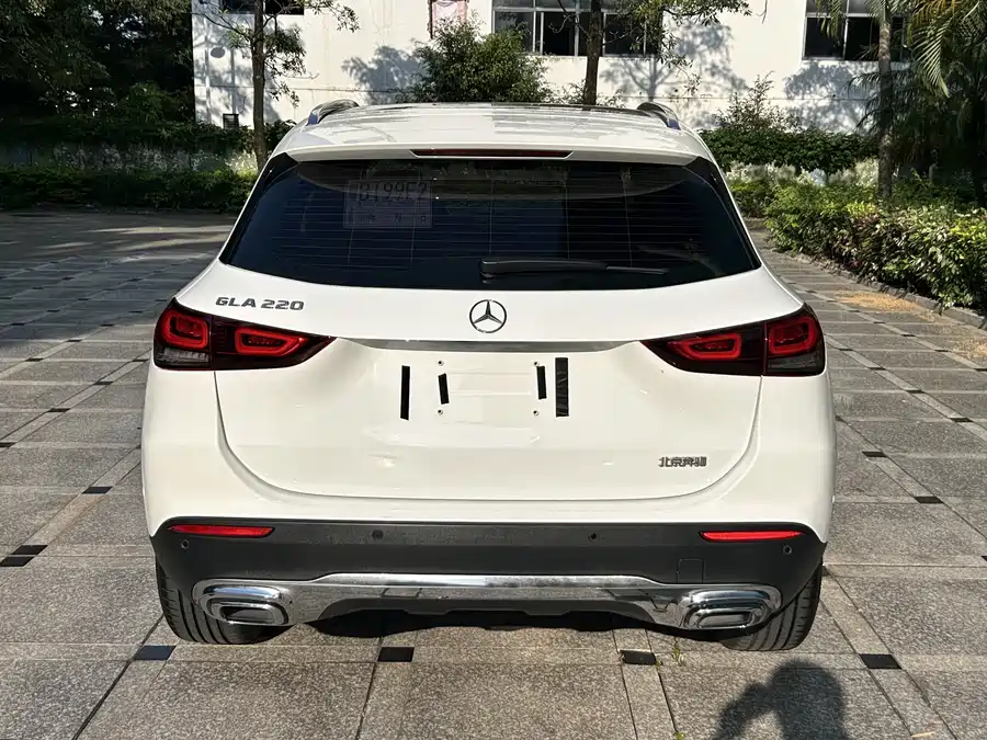Mercedes Benz GLA
