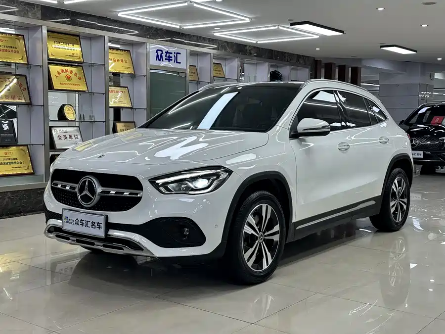 Mercedes Benz GLA
