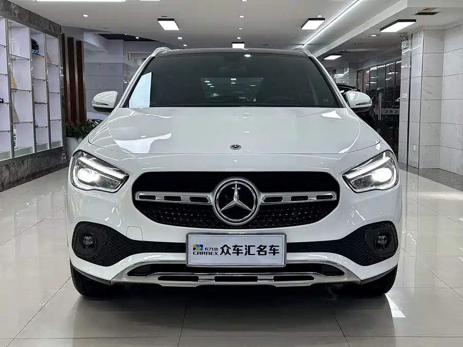 Mercedes Benz GLA