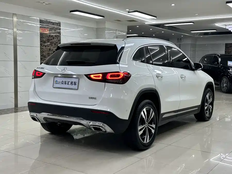 Mercedes Benz GLA