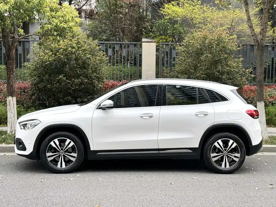 Mercedes Benz GLA