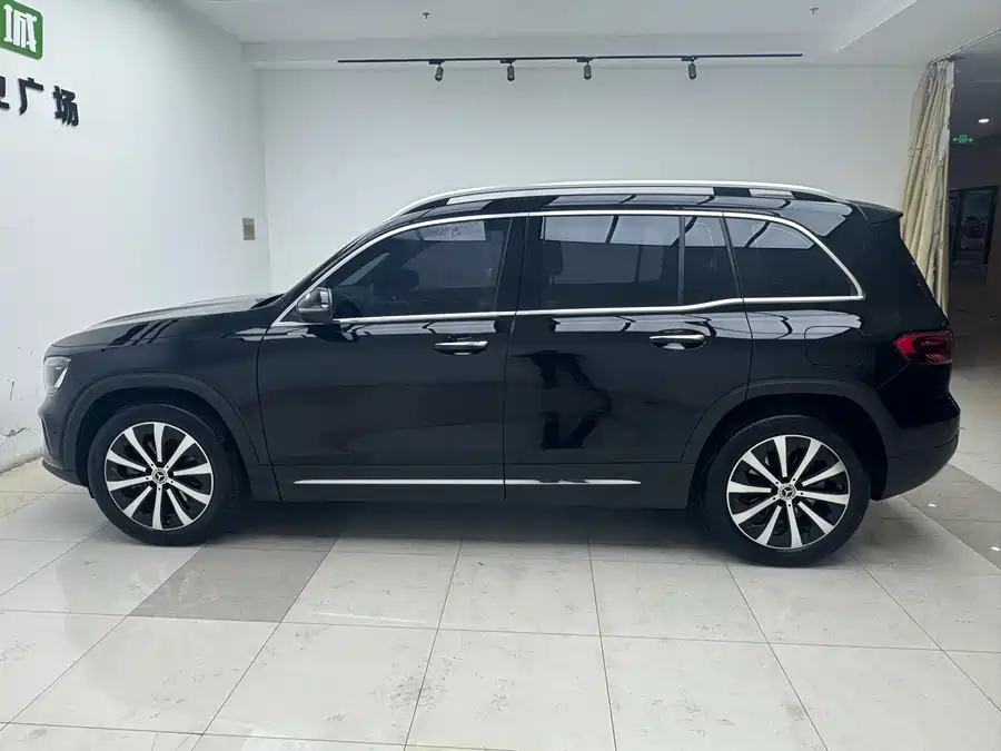 Mercedes Benz GLB