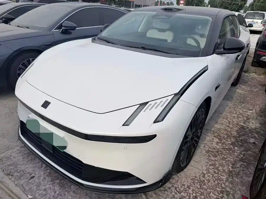 Lynk & Co 10