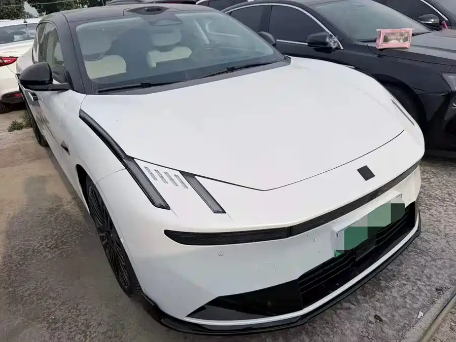 Lynk & Co 10