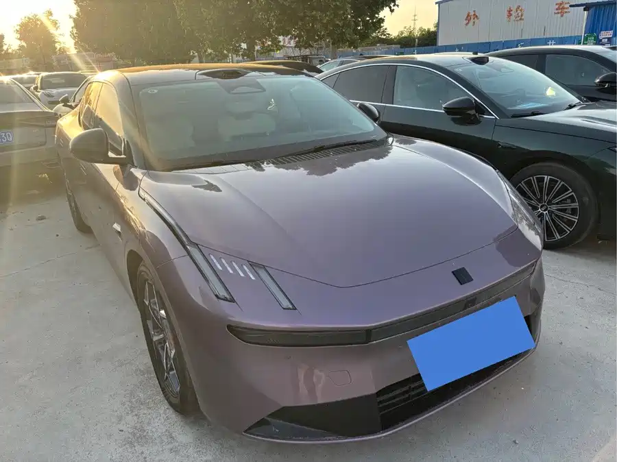 Lynk & Co 10