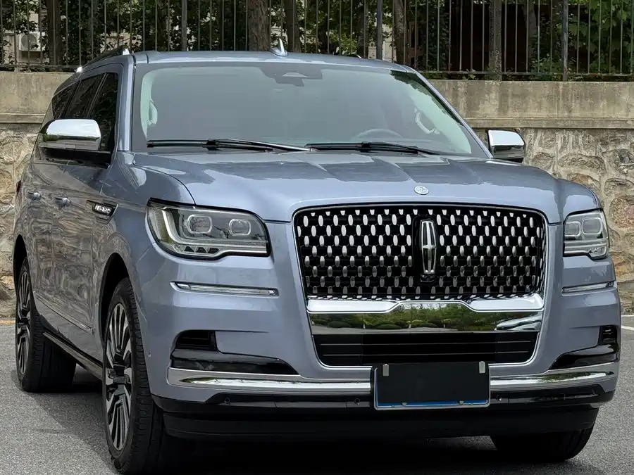 Lincoln Navigator