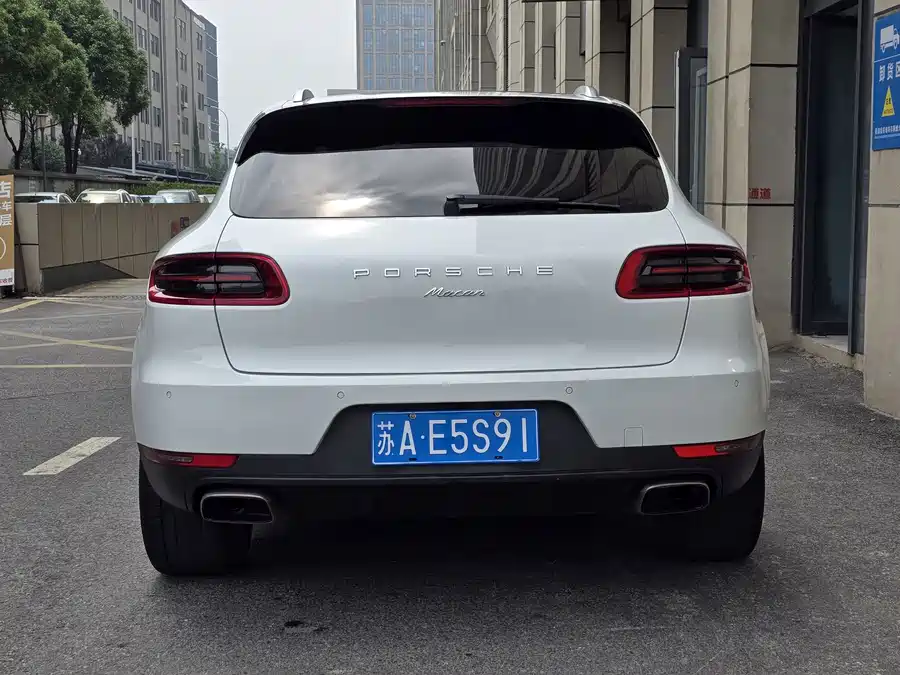 Porsche Macan