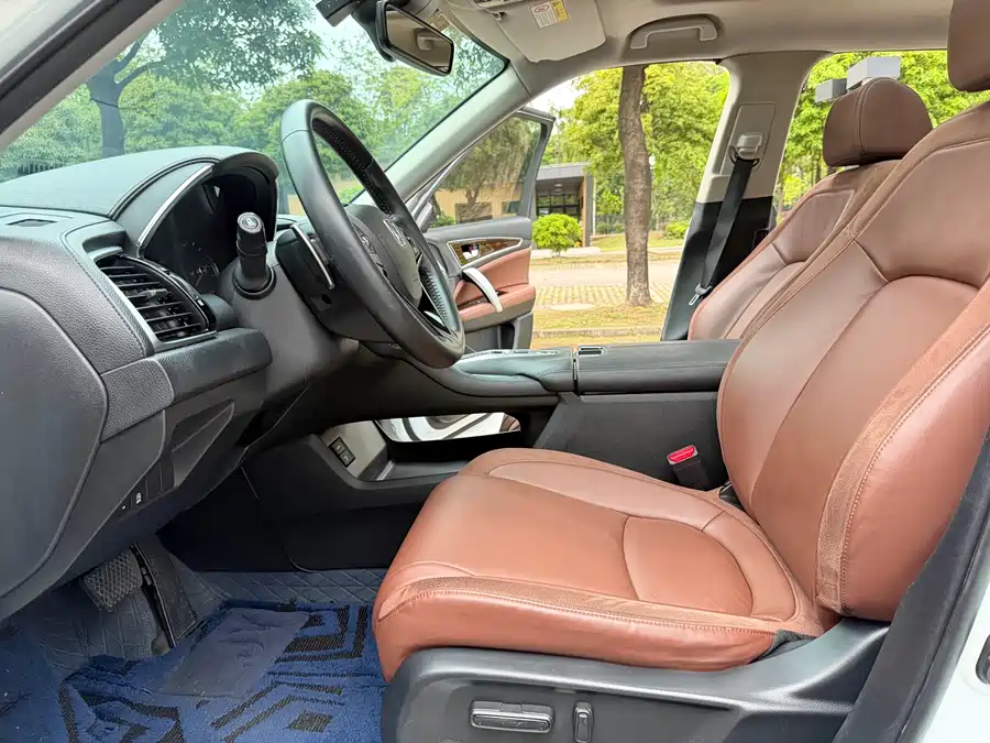 Honda Crown Road