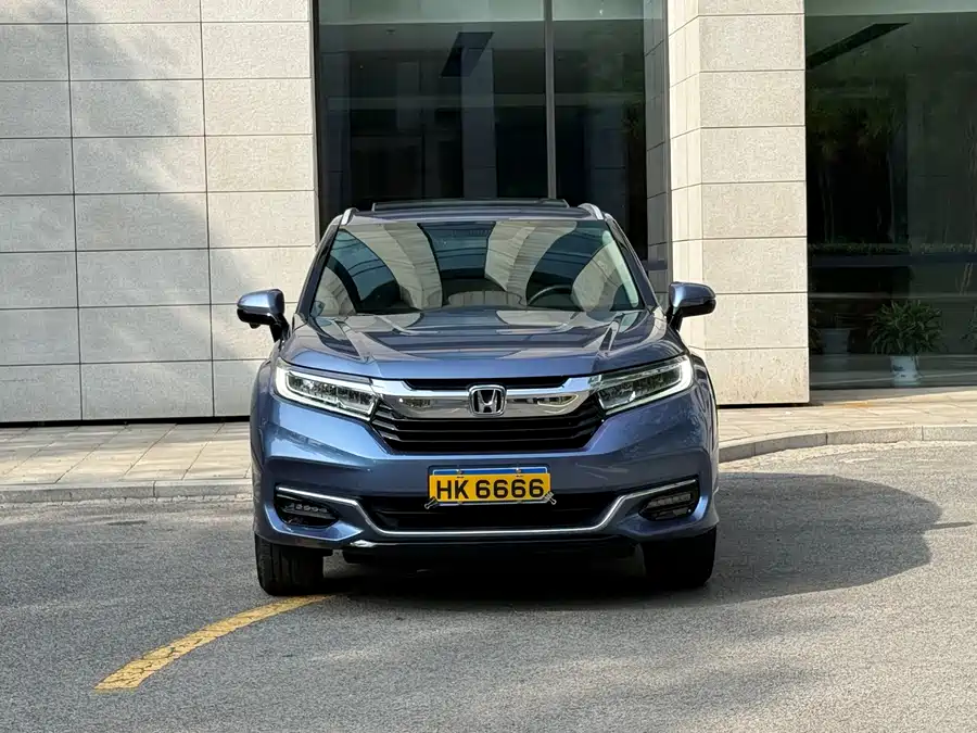 Honda Crown Road