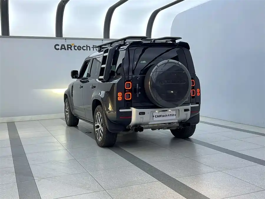 Land Rover guard