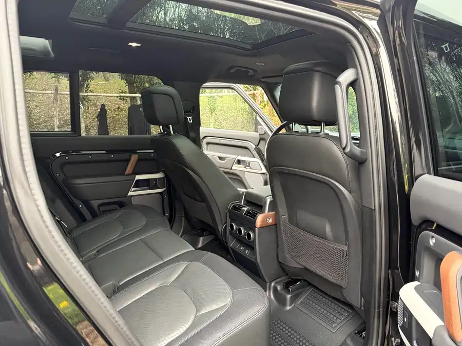 Land Rover guard