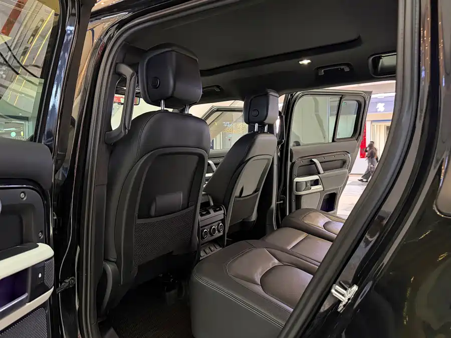 Land Rover guard