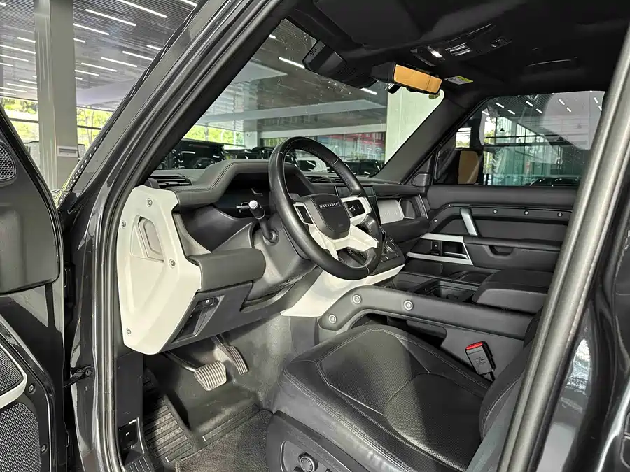 Land Rover guard