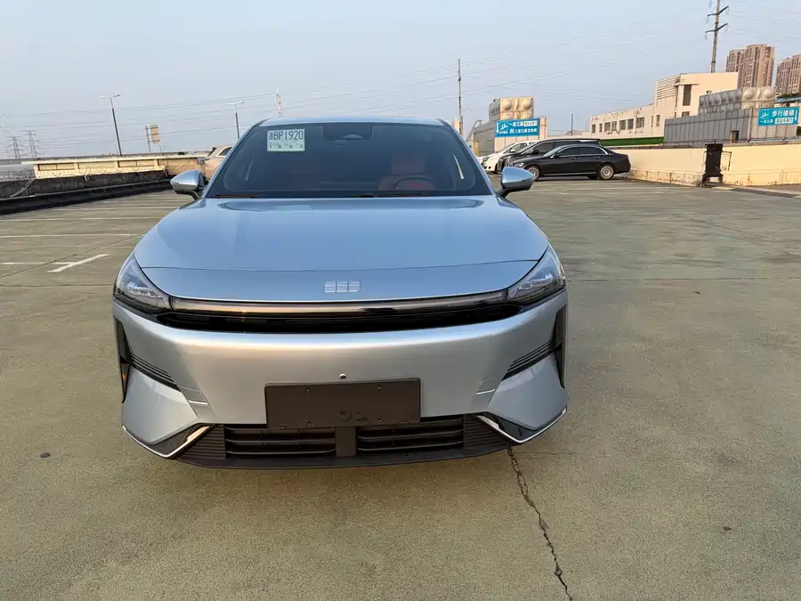 Geely Galaxy L6