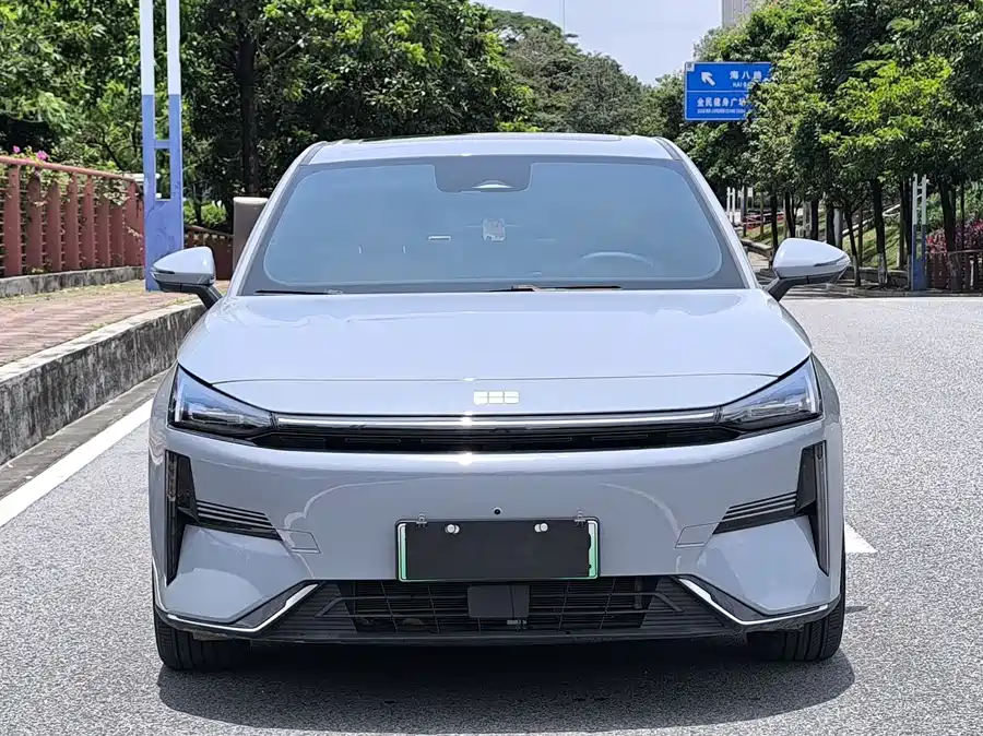 Geely Galaxy L6
