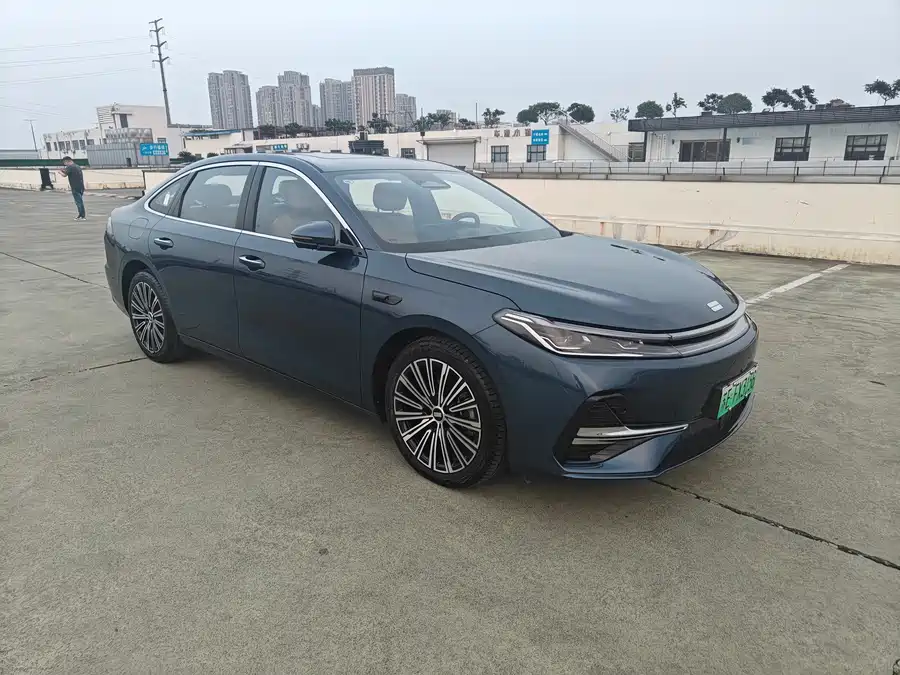 Geely Galaxy A7 EM
